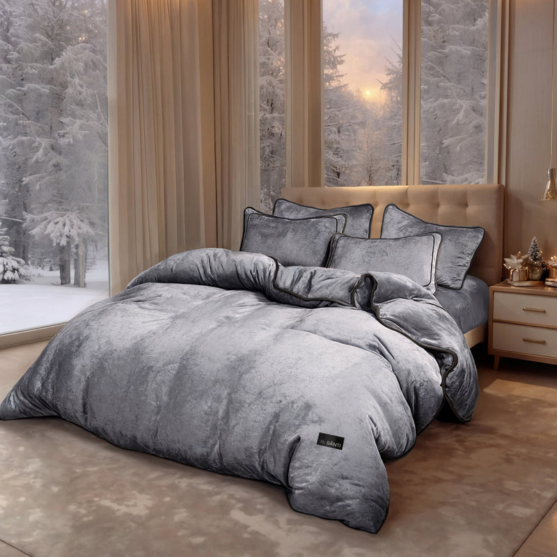 The Velós Lux Velvet Bedding Set