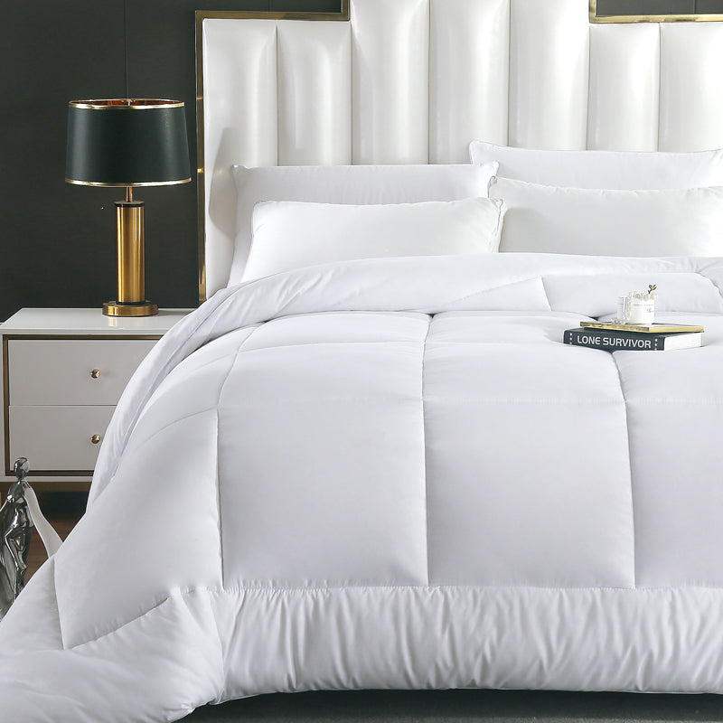 Ultra-poof goose down comforter by SĀNTI for luxury sleep